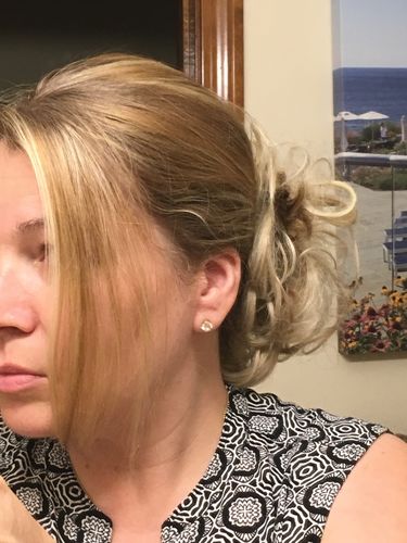 Customer photo review of JuvaBun Messy Bun