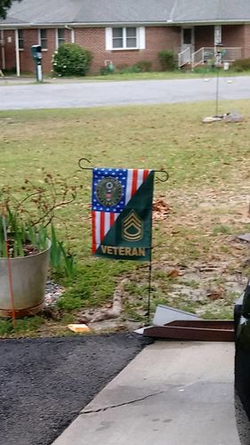 Customer photo review of US Army Rank Army Veteran Garden Flag Double-sided Print