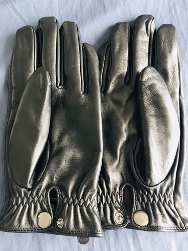 Customer photo review of Vintage Leather Gloves