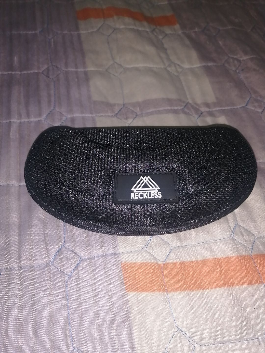 Customer photo review of Estuche de lentes de sol Reckless