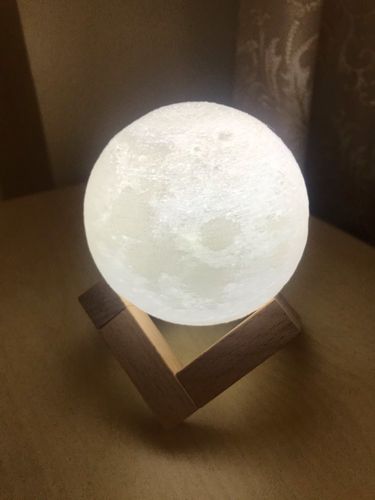 Customer photo review of 3D Lunar Mystical Lamp
