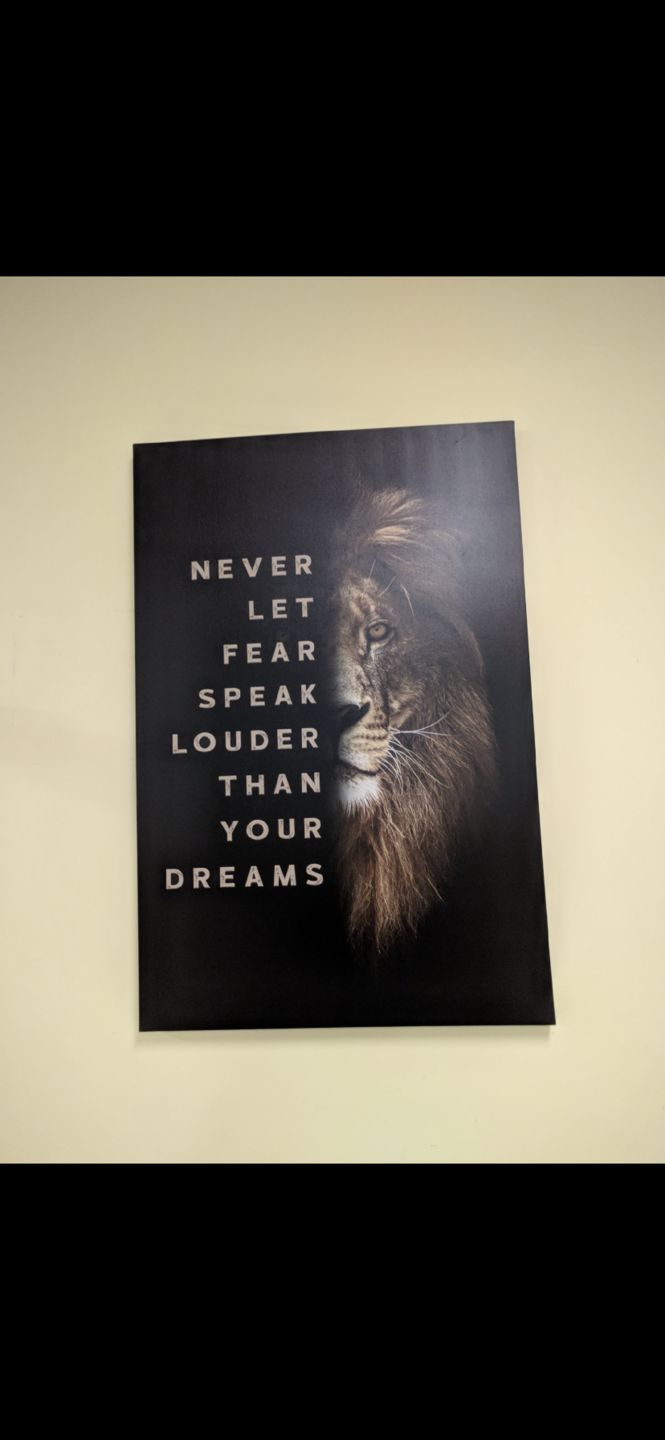 Customer photo review of Lion Motivational Canvas