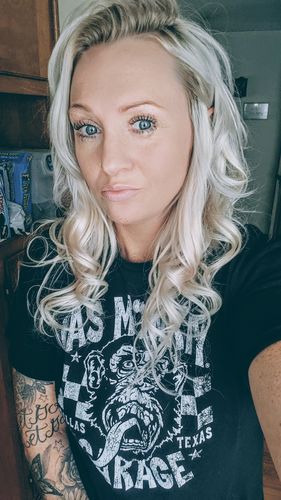 Customer photo review of Full Shine Tape in Hair Extensions Remy Human Hair Platinum Blonde (#60)