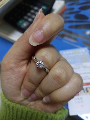 Customer photo review of Moissanite Series Fashion Six Prong Sterling Silver Ring