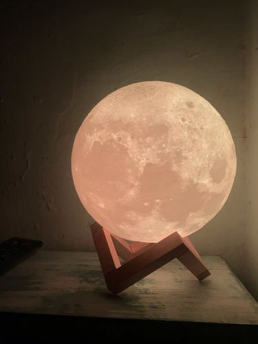 Customer photo review of 3D Lunar Mystical Lamp
