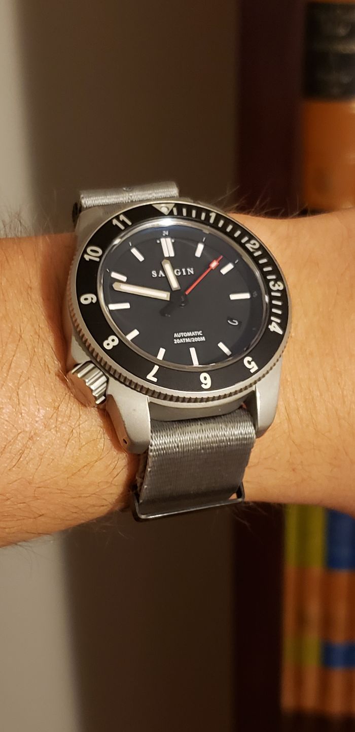 Customer photo review of AlphaShark Slim - Silver Lining