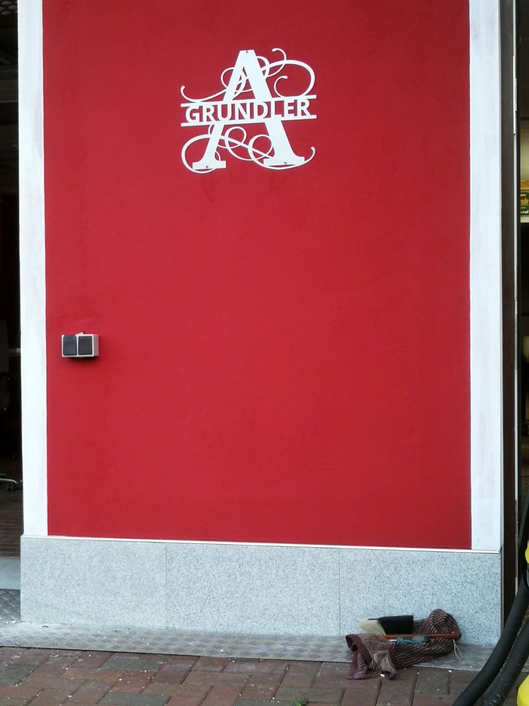 Customer photo review of Willkommens - Schriftzug - tolles Dekoobjekt aus hochwertigem Stahl für drinnen und draußen