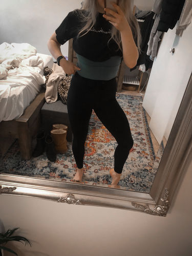 Customer photo review of Freedom Scrunch Leggings