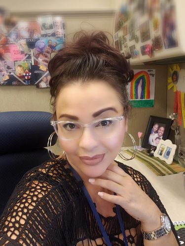Customer photo review of JuvaBun Messy Bun