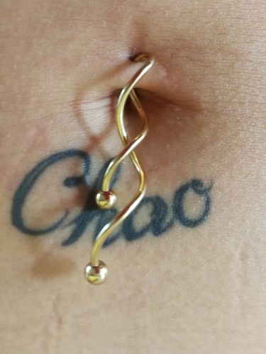 Customer photo review of Totally Twisted Belly Ring in 14K Gold
