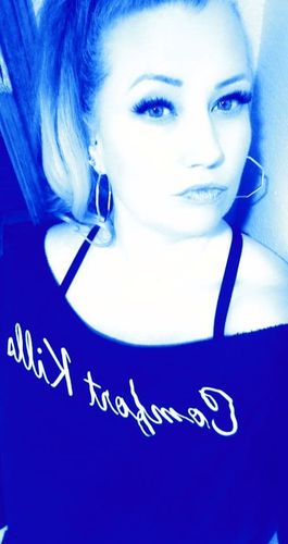 Customer photo review of 134- Comfort Wide Neck Hoodie