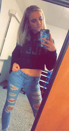 Customer photo review of 54 - Comfort Crop Hoodie