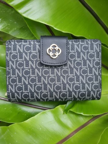 Customer photo review of Calanthe Wallet