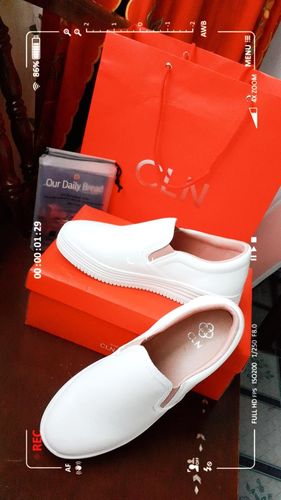 Customer photo review of Tallinn Flat Sneakers