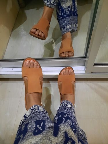 Customer photo review of Pisa Flat Sandals