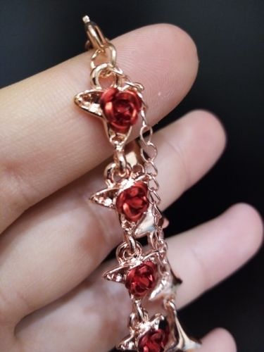 Customer photo review of Dozen Roses Bracelet