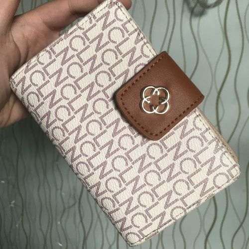Customer photo review of Calanthe Wallet