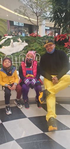 Customer photo review of Air Jordan 12 “University Gold”130690-070