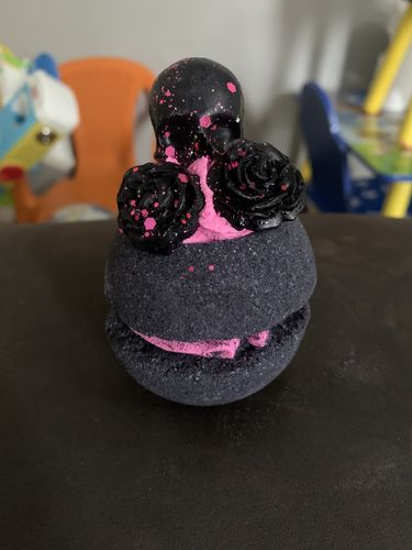 Customer photo review of Dark Night Bath Bomb