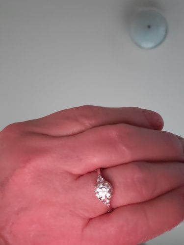 Customer photo review of Moissanite Series Luxury Sterling Silver Ring