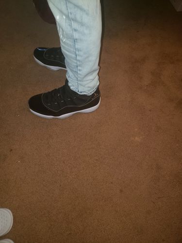 Customer photo review of Air Jordan 11 Retro 25th  Anniversary