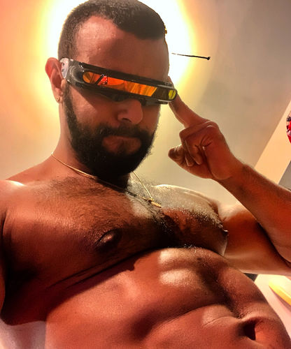 Customer photo review of Caliburst Sunglasses