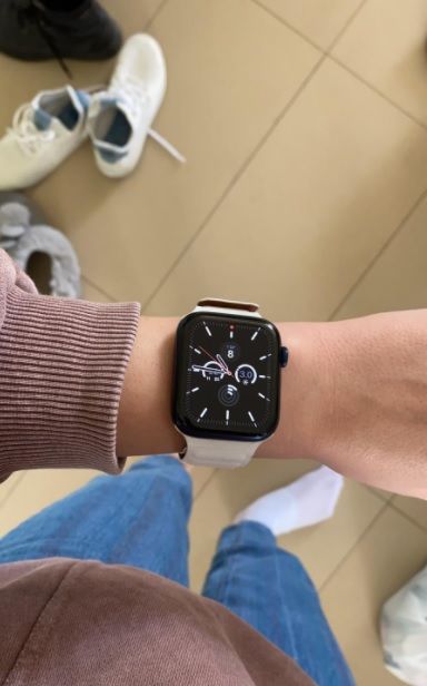 Customer photo review of Leather Link Magnetic Strap for Apple Watch