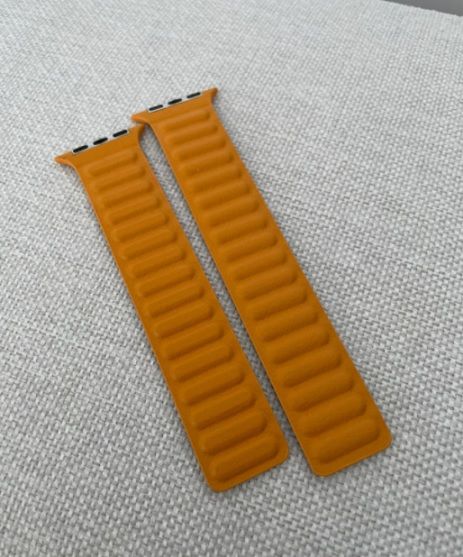 Customer photo review of Leather Link Magnetic Strap for Apple Watch