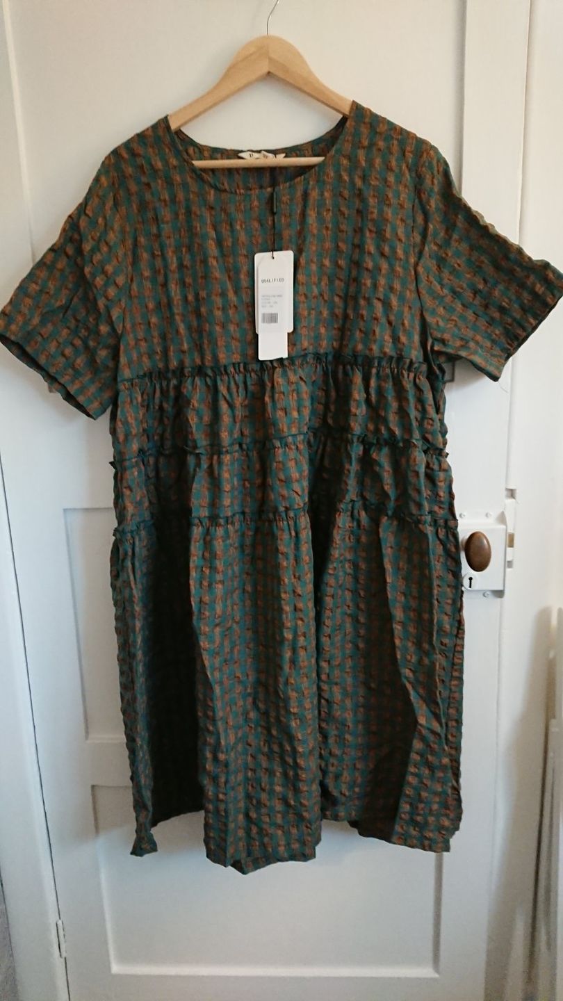 Customer photo review of Plus Size - Summer Plaid Round Neck Cotton Linen Midi Dress