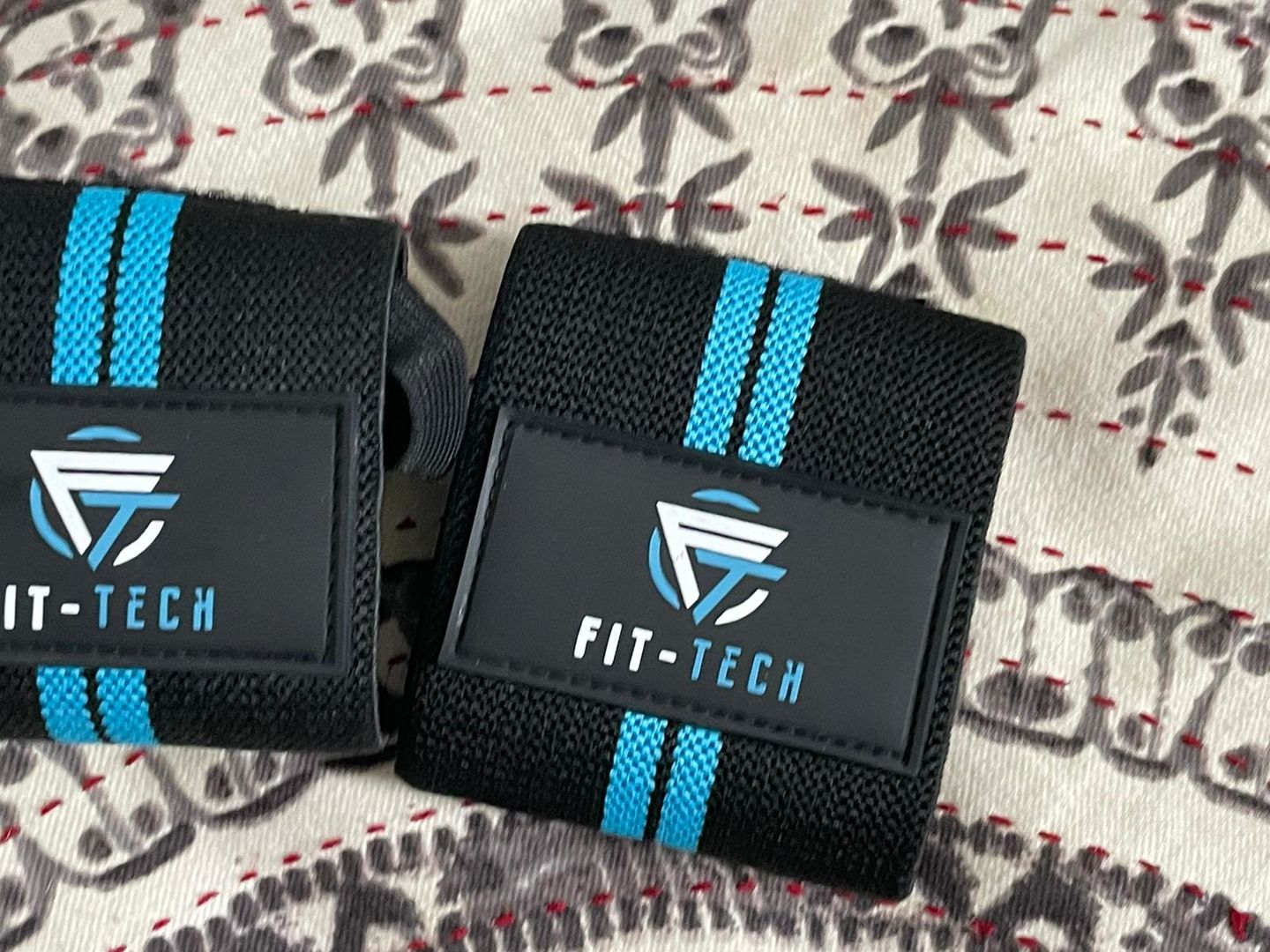 Customer photo review of Ultimate Support Wrist Straps