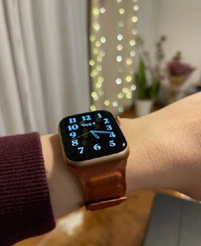 Customer photo review of Leather Link Magnetic Strap for Apple Watch