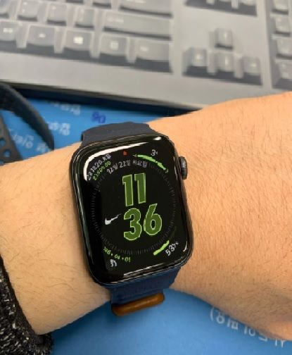 Customer photo review of Leather Link Magnetic Strap for Apple Watch