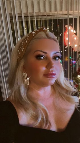 Customer photo review of TAN BUTTERFLY JEWELED KNOTTED HEADBAND