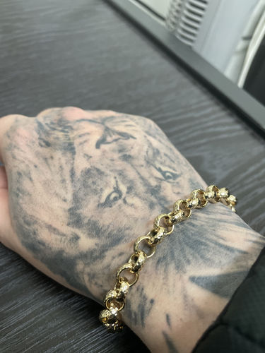Customer photo review of PATTERNED BELCHER BRACELET (GOLD) 8MM