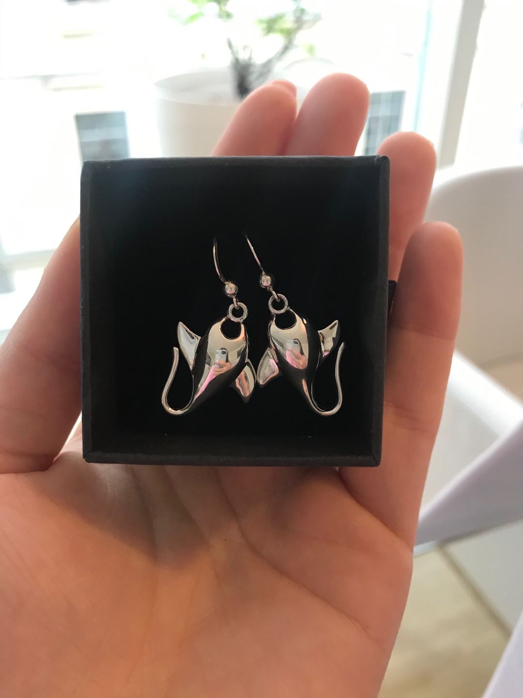 Customer photo review of Peter Stone Small Manta Ray 925 Real Silver Earrings