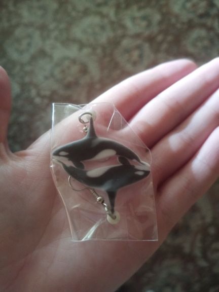 Customer photo review of Earrings: Orcas