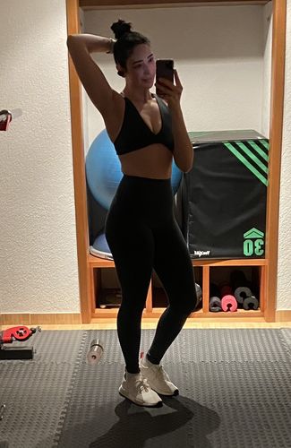 Customer photo review of Serenity Leggings