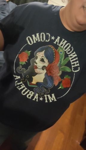 Customer photo review of UNISEX Chingona Como Mi Abuela Ladie's Vintage T-Shirt