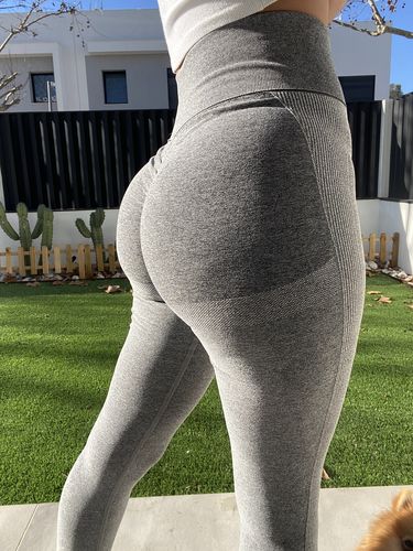 Customer photo review of v2 Era Booty Scrunch Leggings