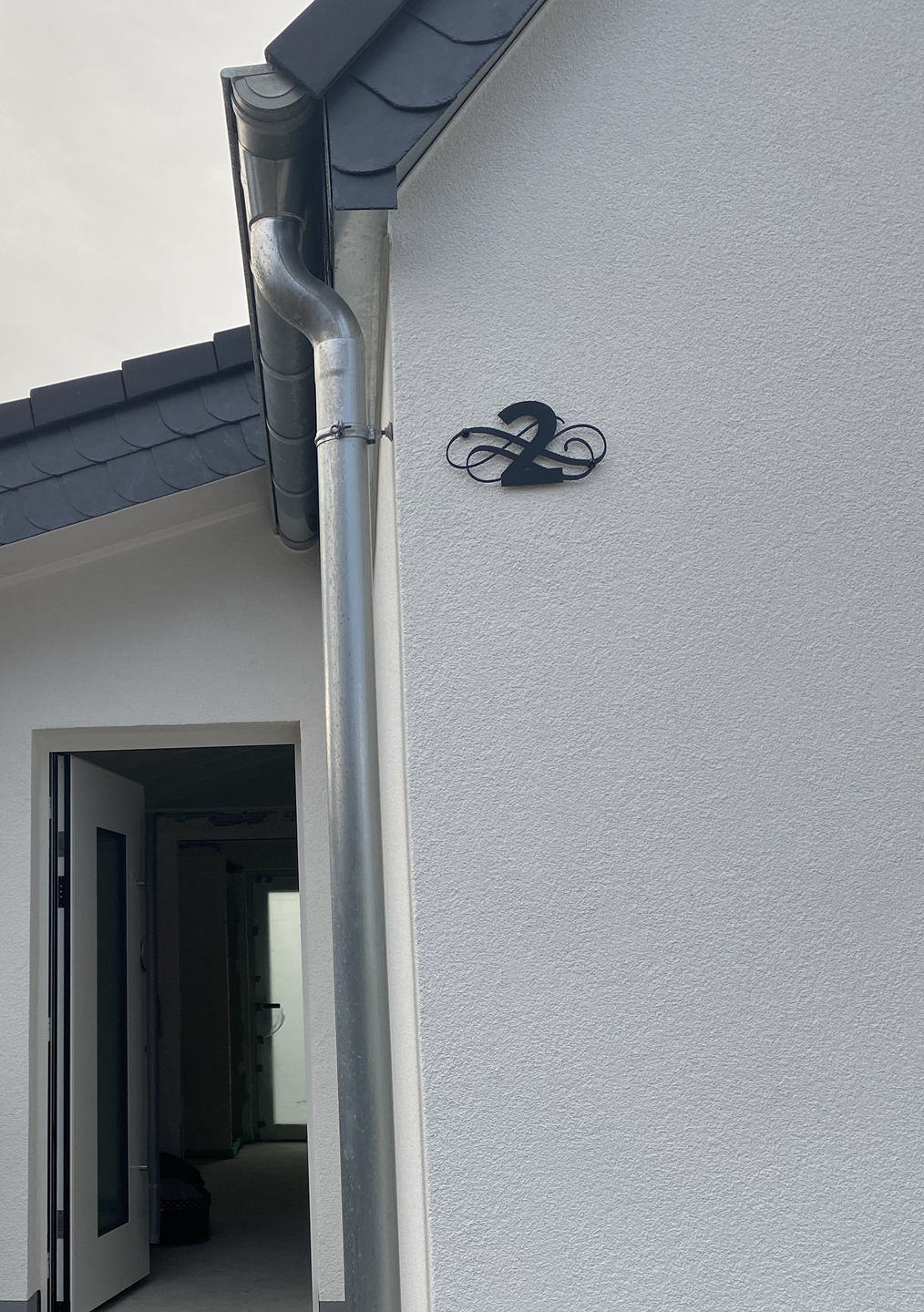 Customer photo review of Hausnummer "Ornamental Style" passend zum Hausnummern-Monogramm (personalisierbar)