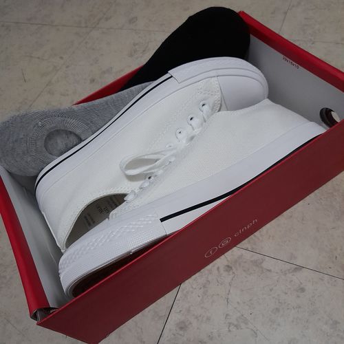 Customer photo review of Raquel Flat Sneakers