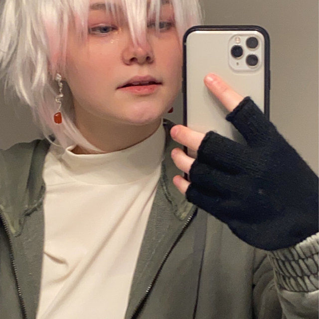 Customer photo review of Men Snow White Short Straight Fringe Bangs Cosplay Wig