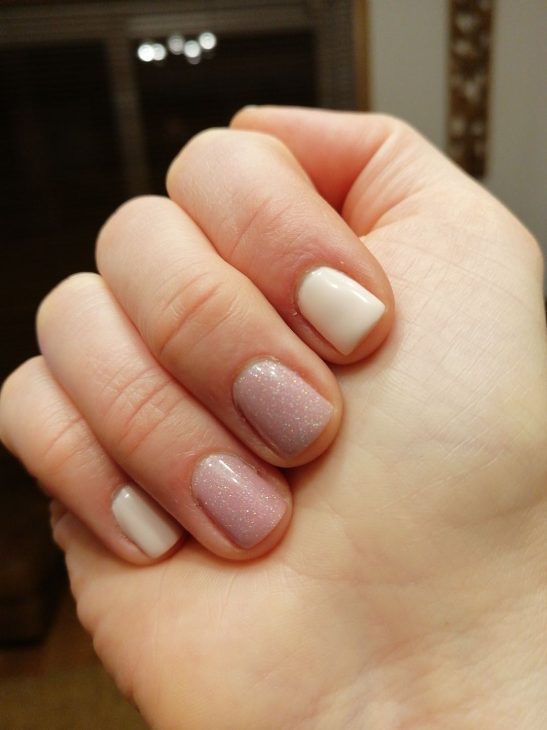 Customer photo review of Semilac 319 Shimmer Dust Pink UV Gel Polish 7 ml