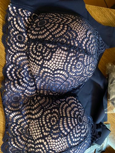 Customer photo review of Ultimate Lift Stretch Full-Figure Seamless Lace Cut-Out Bra