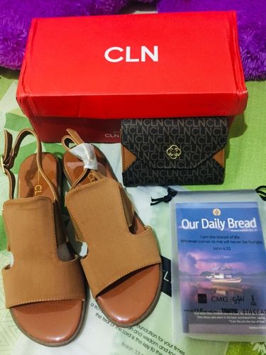 Customer photo review of Pisa Flat Sandals