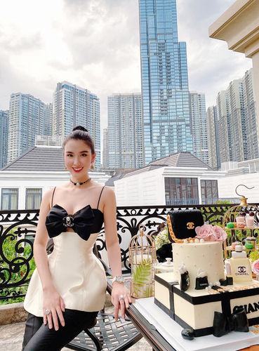 Customer photo review of ROGERS Front Bow Top