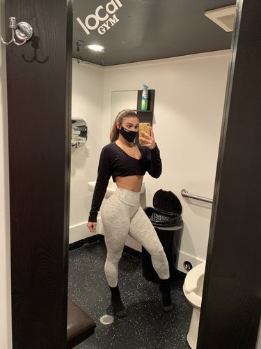 Customer photo review of Freedom Scrunch Leggings