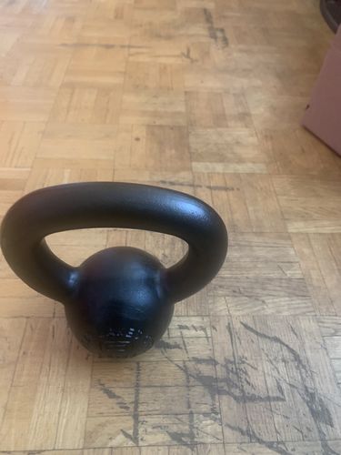 Customer photo review of 6kg / 13lbs E-coated Cast Iron Kettlebell