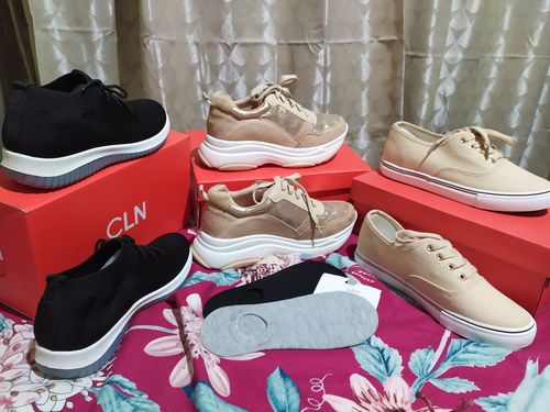 Customer photo review of Clanton Comfort Sneakers