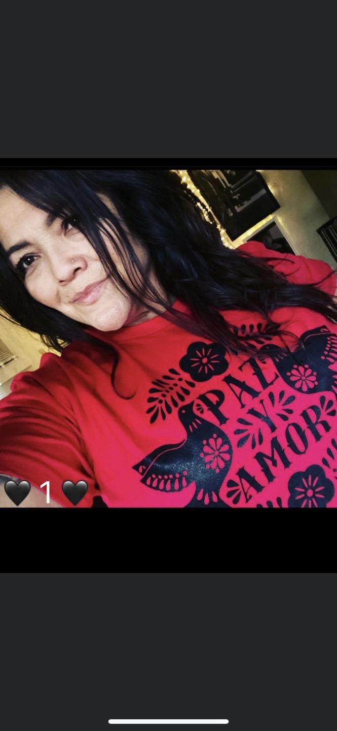 Customer photo review of Paz y Amor Tee